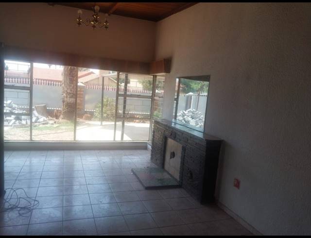 5 BEDROOM PROPERTY TO RENT IN LEONDALE